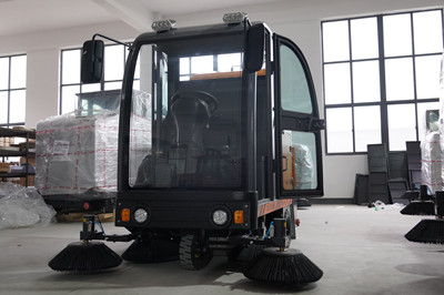 榮事達駕駛式掃地機 榮事達RS-CAR180 駕駛式掃地機.jpg