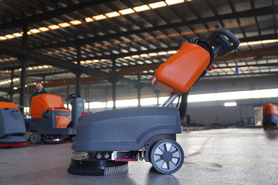 工廠車間使用榮事達(dá)手推式洗地機(jī)的優(yōu)勢(shì) 工廠車間使用榮事達(dá)手推式洗地機(jī)的優(yōu)勢(shì).jpg